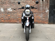Электротрицикл Blackline Roadster